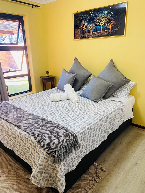 4 多间卧室、熨斗/熨衣板、WiFi、床单