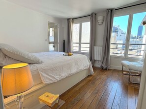 1 bedroom, iron/ironing board, WiFi, bed sheets - L'appartement Colombier (Paris)