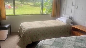 1 quarto, Wi-Fi de cortesia, roupa de cama