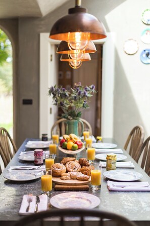 Dining - Wilderness Reserve - Garden Cottage (Halesworth)