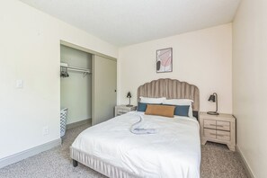 2 bedrooms, desk, iron/ironing board, travel cot