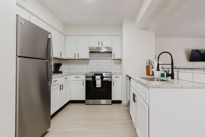 Rosehill Pointe 185 I Spacious 1 Bed 1 Bath