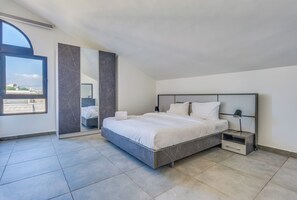 1 bedroom, premium bedding, individually decorated