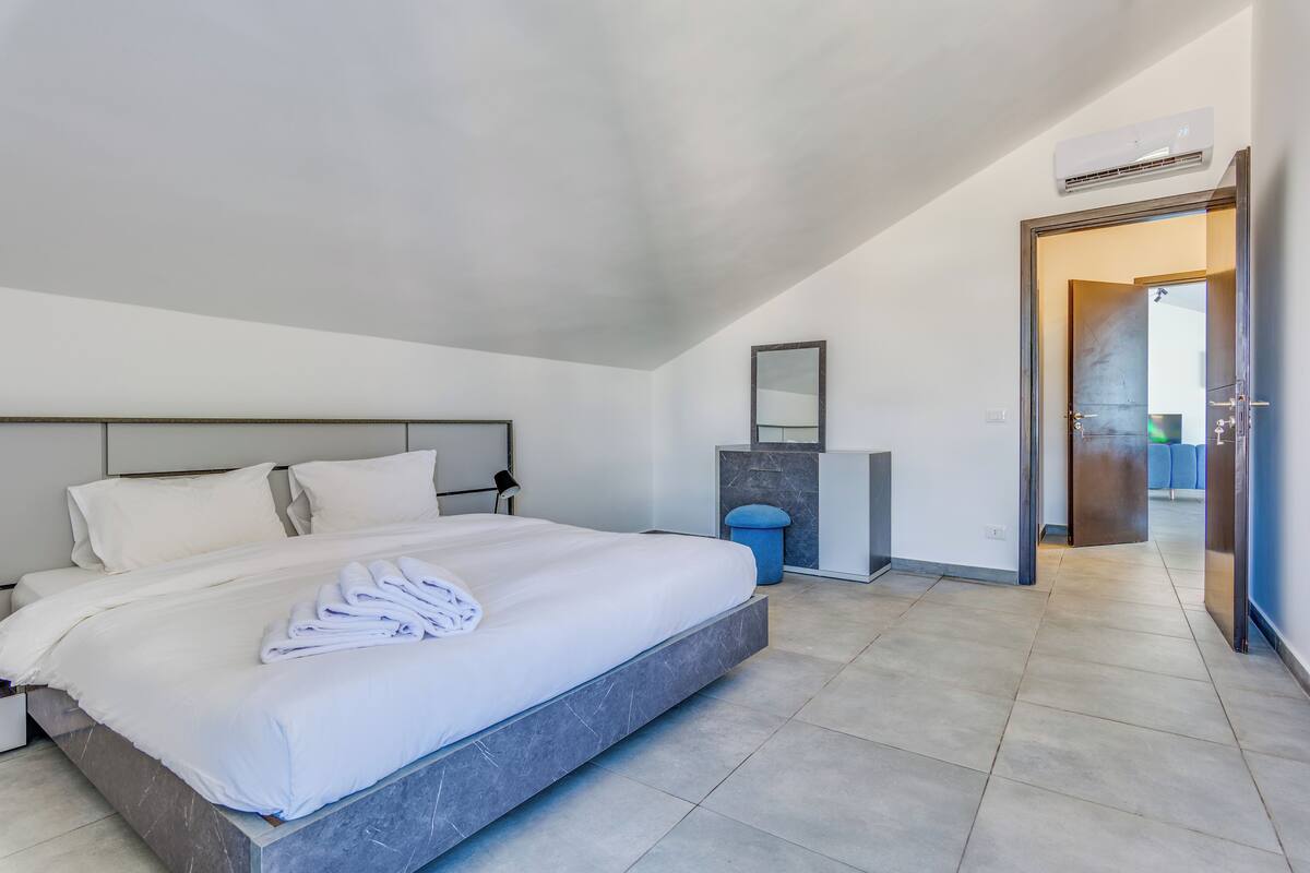 501 (B) - Mountain view 2 Bedroom & Balcony | 고급 침구, 암막 커튼, 다리미/다리미판, 무료 WiFi
