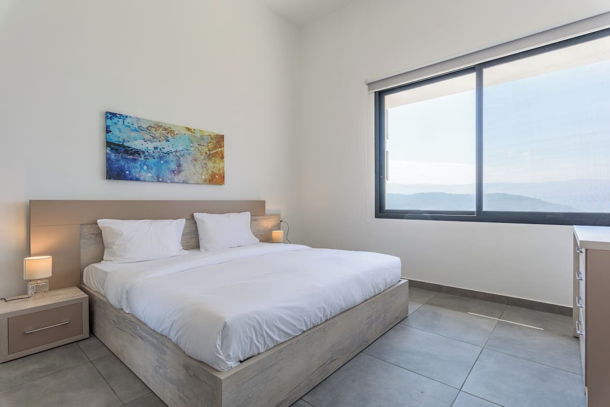 601 (B) - Mountain view 2 Bedroom & Balcony | 1 slaapkamer, luxe beddengoed, individueel gedecoreerd