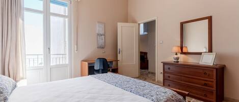 2 室のベッドルーム、WiFi