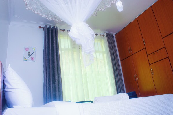 5 bedrooms, iron/ironing board, WiFi - Villa Arche de Noè-Family vocation house- Room or entire house- budget-friendly (Kigali)