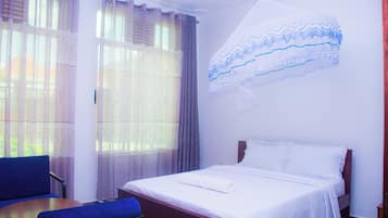 5 bedrooms, iron/ironing board, WiFi