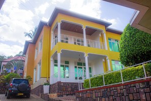 Exterior - Villa Arche de Noè-Family vocation house- Room or entire house- budget-friendly (Kigali)