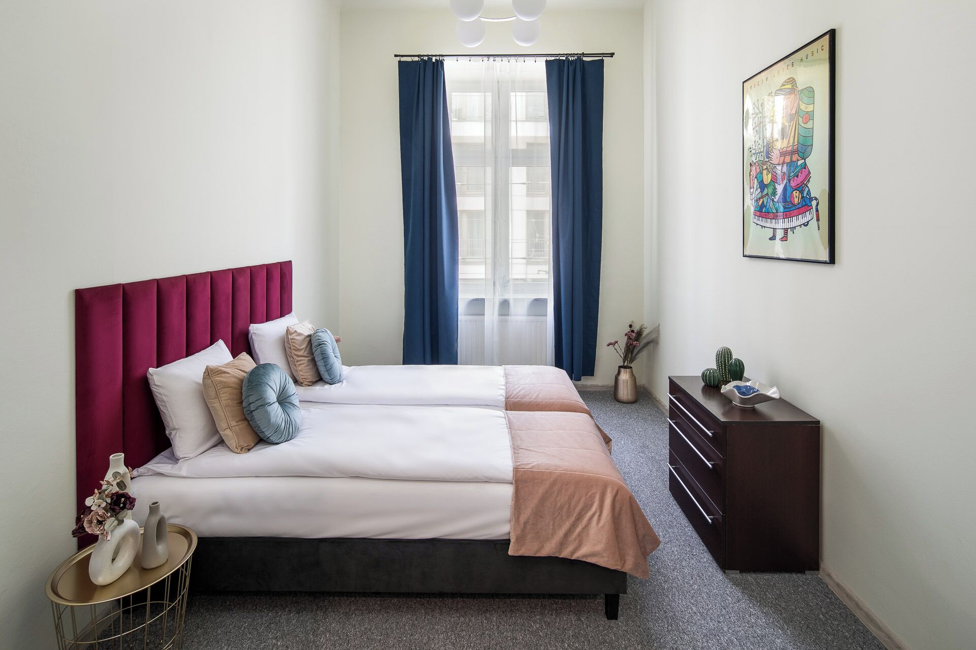 Comfort Room | Iron/ironing board, WiFi (free), bed sheets
