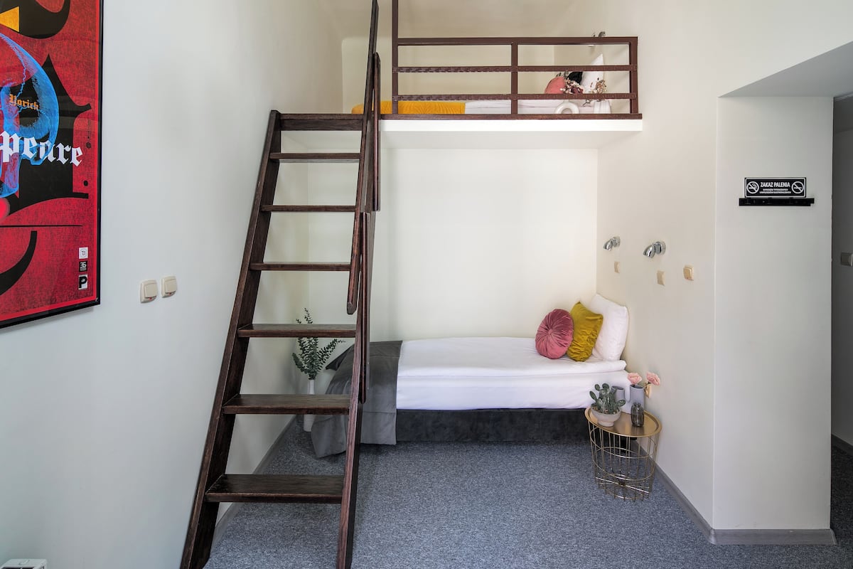 Habitación Deluxe, balcón | Tabla de planchar con plancha y wifi gratis