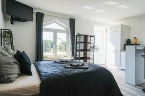1 bedroom, free WiFi, bed sheets - Charming apartment in a fantastic location - 2 min. to the lake (Lohmen)