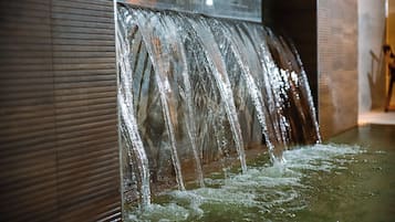 Un sauna, baño turco, tratamientos corporales, exfoliaciones corporales
