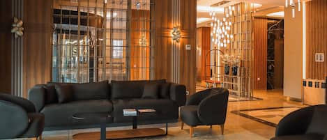 Coin salon dans le hall