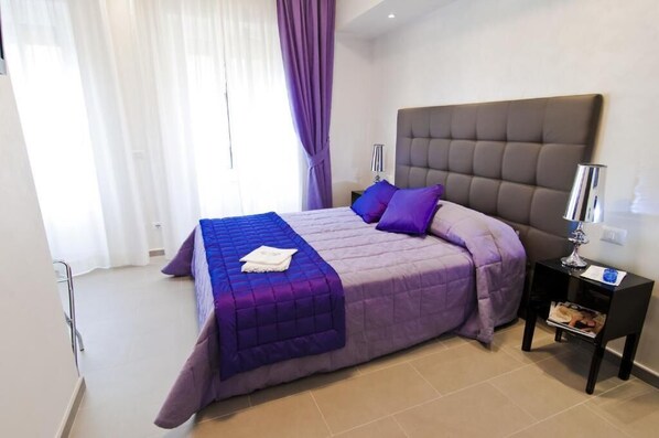 Habitación Deluxe doble | Caja fuerte, escritorio, espacio para trabajar con un portátil