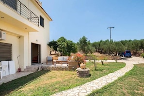 Gemeinsamer Schlafsaal, Terrasse, Gartenblick | Außenbereich