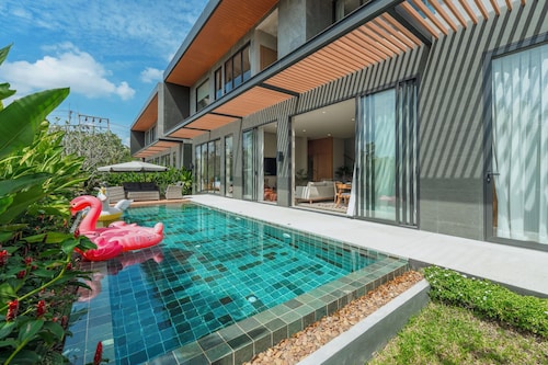 Modern 2-Level Pool Villa Long One A5