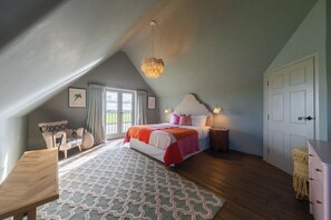 3 chambres, fer et planche à repasser, Wi-Fi, draps fournis
