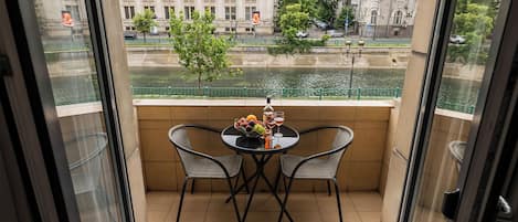 Luxury Apartment, Balcony, River View 4 | 部屋からの景観