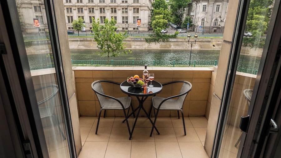 Aiastay Bucharest River Apartments