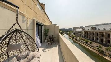 Penthouse Apartment, River View Terrace, Parliament Palace View | Terrace/patio