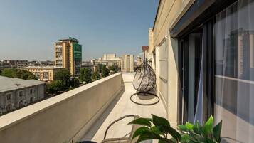 Exclusive Penthouse, River View 41 | Terrace/patio