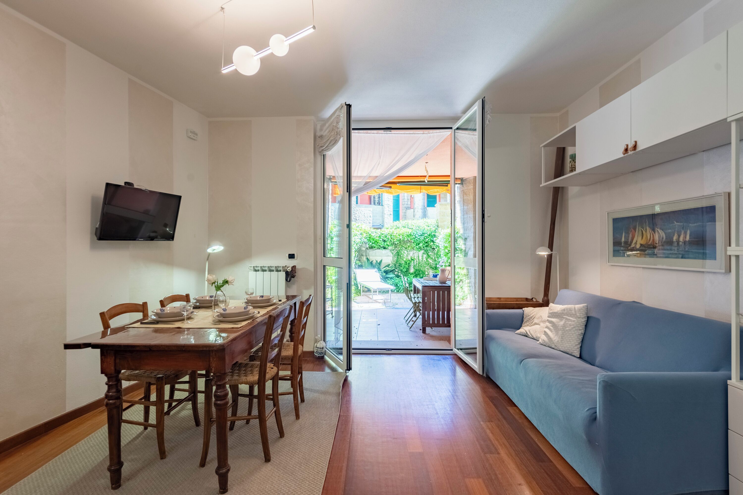 21-Zoll-Smart-TV mit Kabelempfang