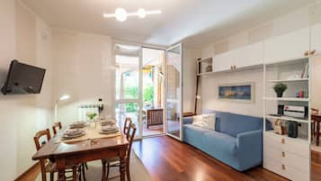 21-Zoll-Smart-TV mit Kabelempfang