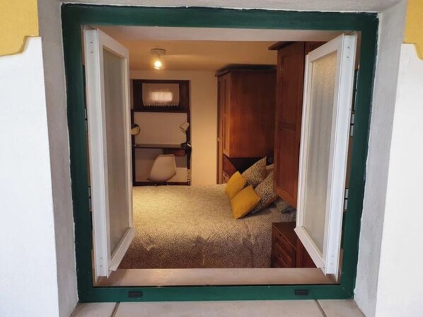 1 bedroom, travel crib, free WiFi, bed sheets
