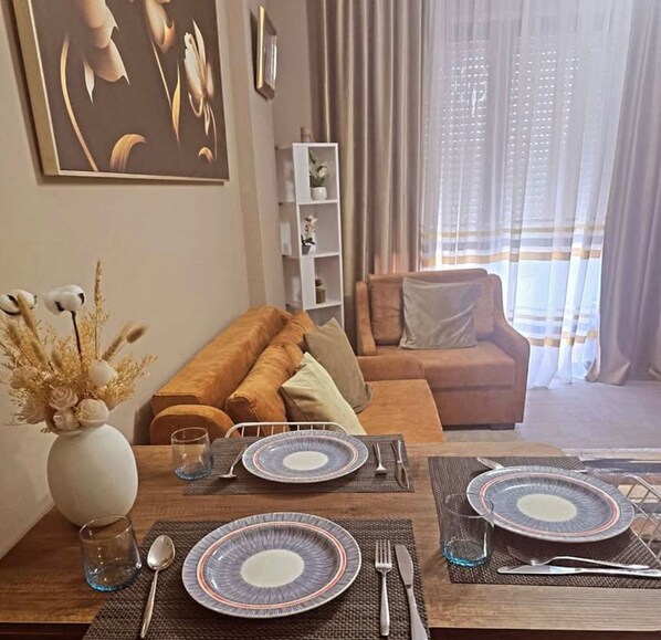 Comfort Apartment, Balcony, Beach View | Living area | Flat-screen TV - Blue View Apartments (Himarë)