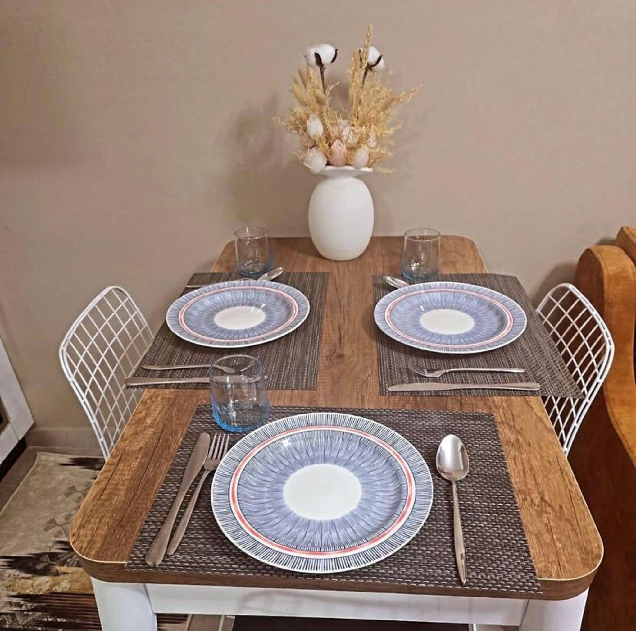 Departamento Confort, balcón, vista a la playa | Área de sala de estar | Televisión de pantalla plana 