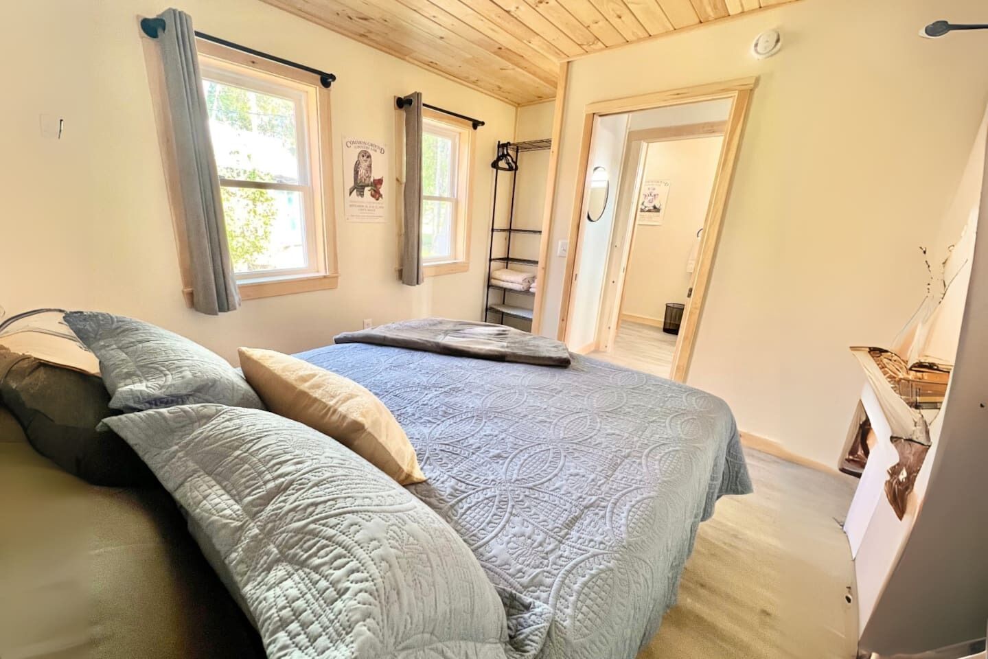 1 slaapkamer, een strijkplank/strijkijzer, wifi, beddengoed