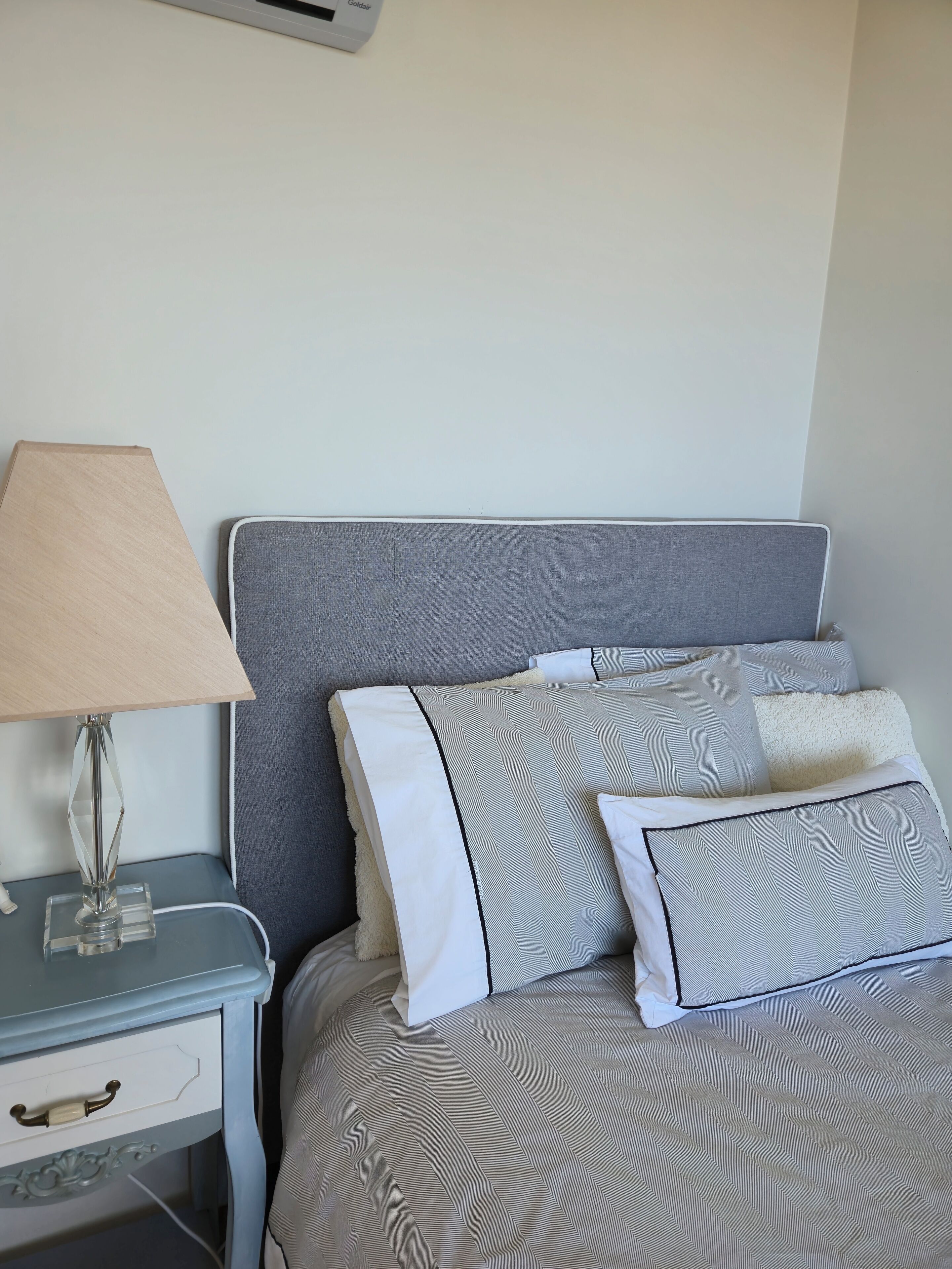 1 soverom, skrivebord og wi-fi (inkludert)