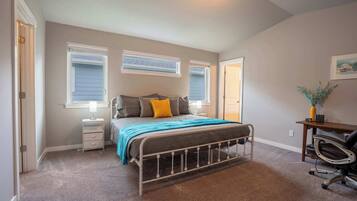 3 habitaciones, tabla de planchar con plancha, wifi y ropa de cama