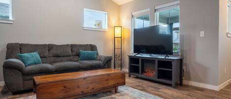 TV, fireplace, offices