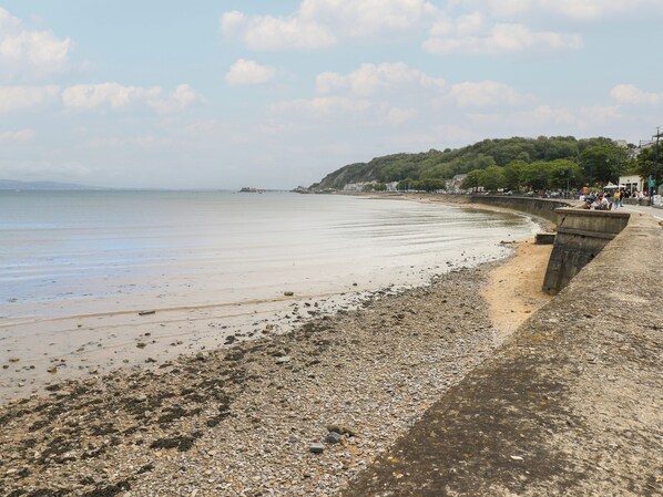 Cottage | Beach - Kites - 52 Gower Holiday Village (Swansea)