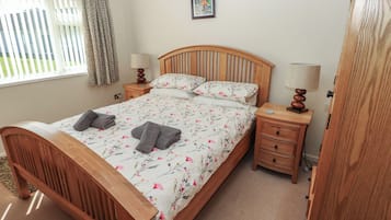 2 bedrooms, individually decorated, individually furnished, free WiFi