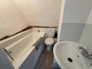 Cottage | Bathroom