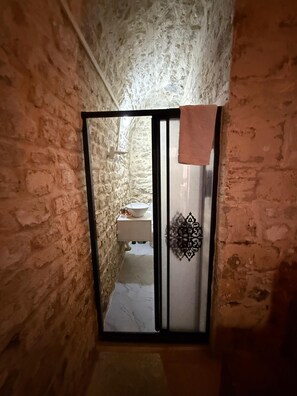 Deluxe-Dreibettzimmer | Badezimmer