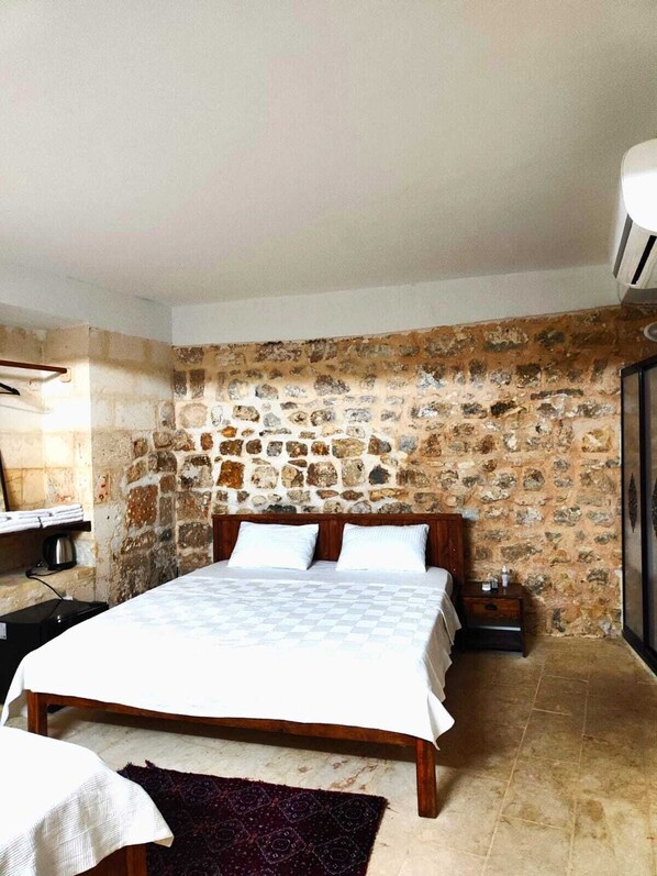 Habitación triple Deluxe | Escritorio y wifi gratis