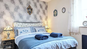 3 bedrooms, desk, iron/ironing board, WiFi