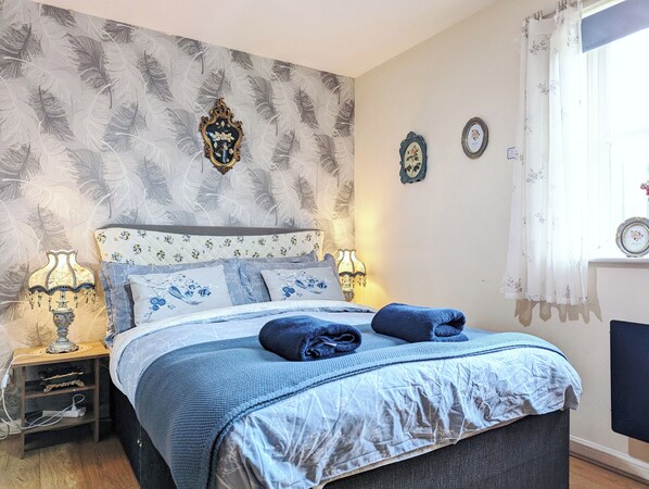 3 bedrooms, desk, iron/ironing board, WiFi