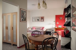 Appartement, balcon, vue sur la ville | Aire de séjour
