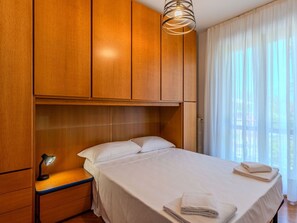 3 bedrooms, travel cot, free WiFi