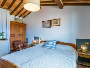 1 bedroom, travel cot, free WiFi - Cosy apartment for 4 people with WIFI and balcony (Rosignano Marittimo)