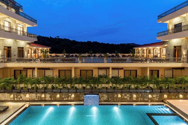 Outdoor pool - Turban The Fort Resort & Spa (Kumbhalgarh)