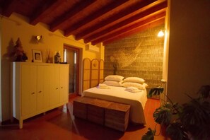 2 habitaciones, escritorio, wifi y ropa de cama 
