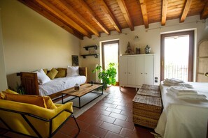 2 habitaciones, escritorio, wifi y ropa de cama 