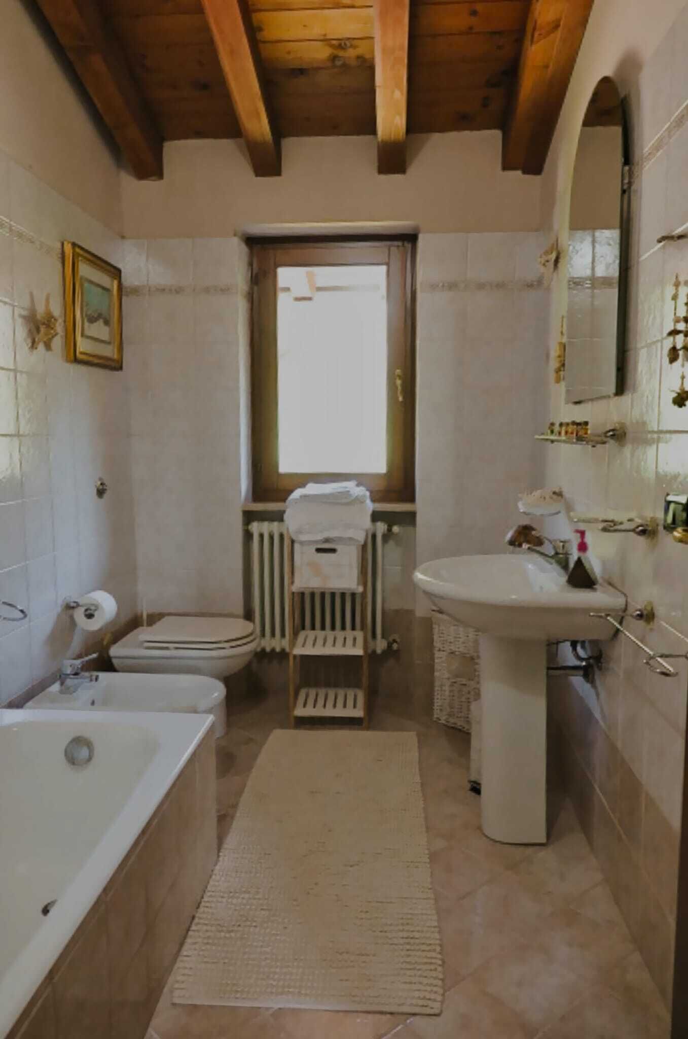 Dusche, Haartrockner, Bidet, Handtücher