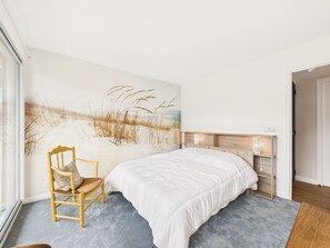 1 bedroom, iron/ironing board - Apartment for 4 - 100 m from the beach - balcony (La Baule-Escoublac)